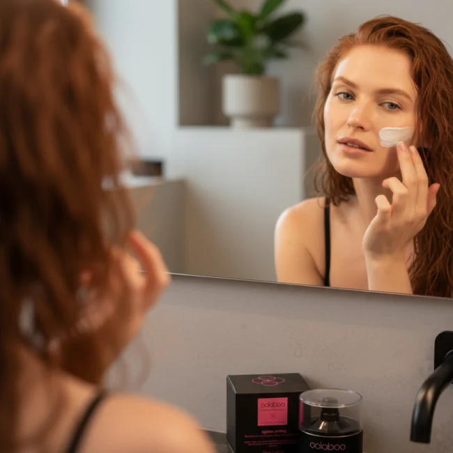 Firefly GeminiFlash High end beauty editorial shot cinematic mirror composition premium skincare campai 407280 kopie